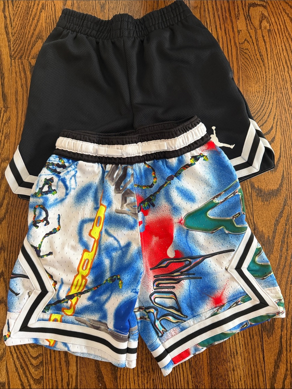 Jordan Boys' Black & Multi Color Graphic Athletic Shorts Set size S 8-10